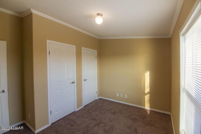 Building Photo - 2331 S Joplin Ave