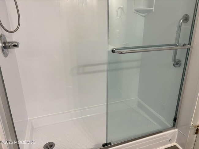 Building Photo - 2B Bristol St