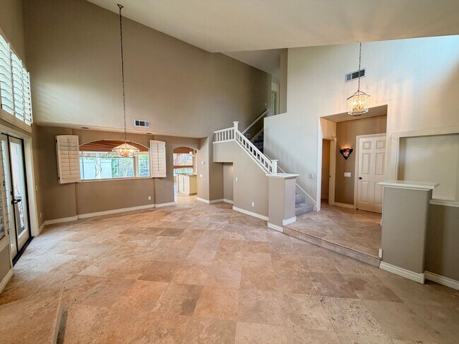 Building Photo - Beautiful 3 Bedroom, 2.5 Bathroom Newport ...