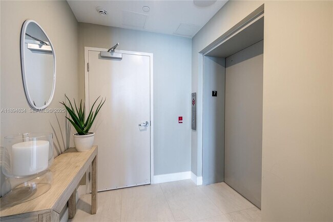 Building Photo - 17550 Collins Ave