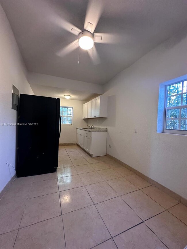 Building Photo - 3660 NW 20th Ave