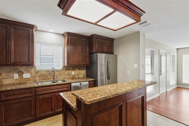 Building Photo - 14861 Altair Ct