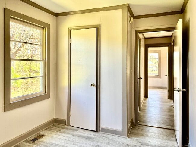 Building Photo - Convenient and Comfy home in Franklinton