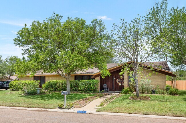 Front of House - 2005 Point West Dr