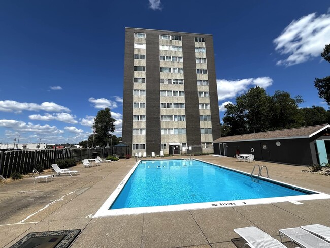 Building Photo - 1100 Erie Ave