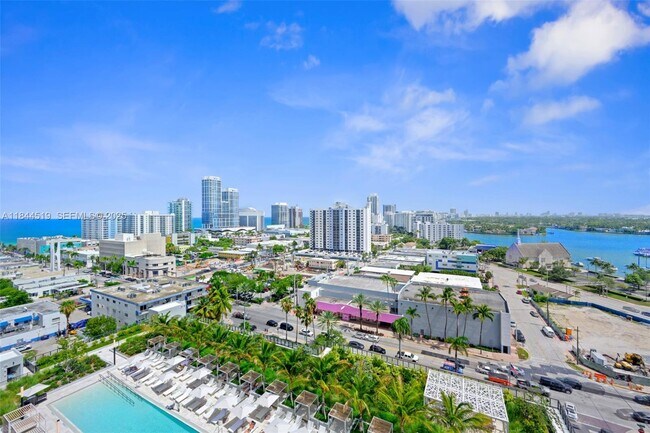 Building Photo - 580 72nd St