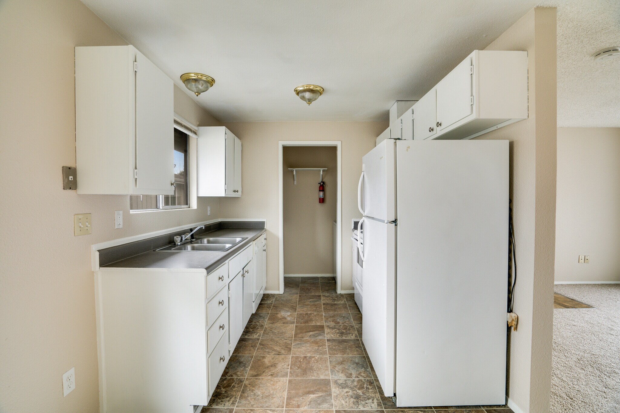 Building Photo - 2412 S I St