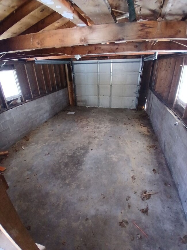 Building Photo - 2305 Broadway