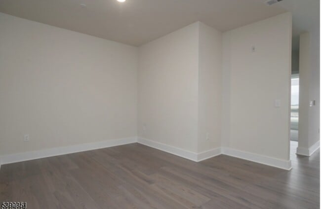 Building Photo - 2 Vanderbilt Blvd