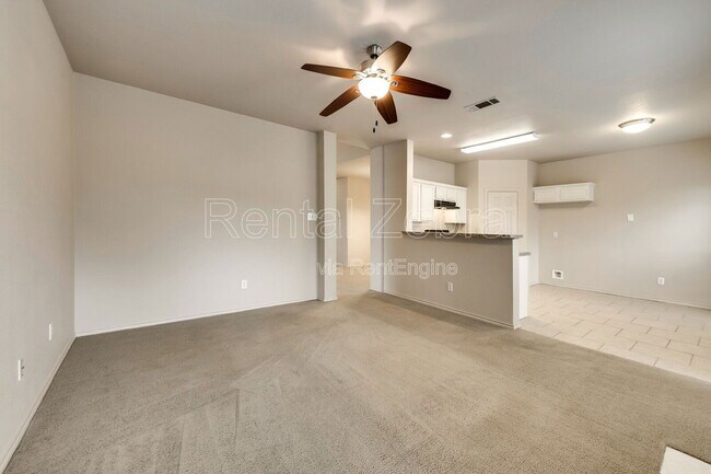 Building Photo - 902 Astaire Ave