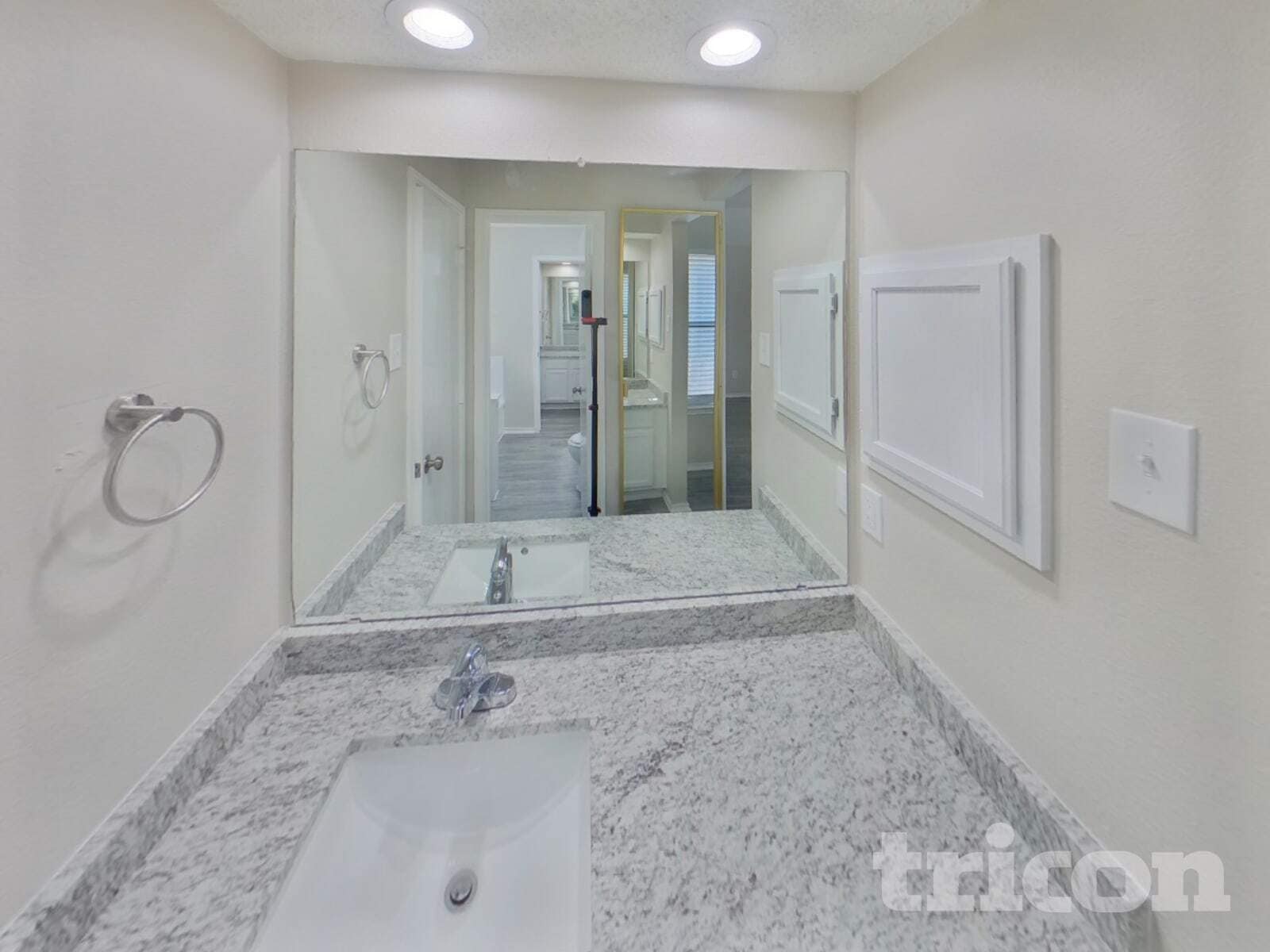 Building Photo - 8406 Americas Cup