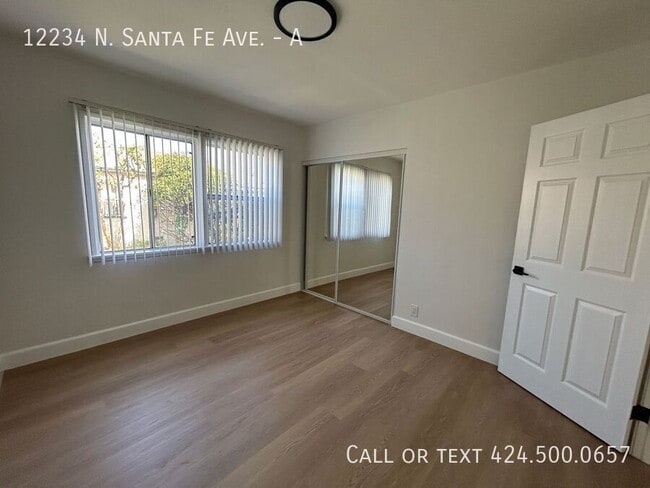 Building Photo - 12234 N Santa Fe Ave