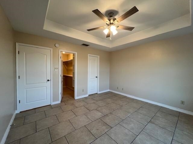 Building Photo - 2720 Camelot Dr