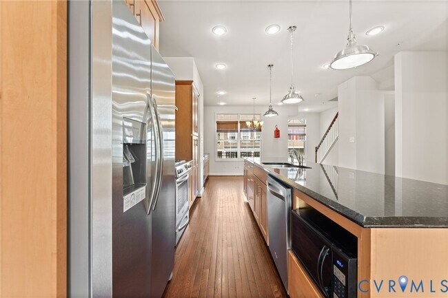 Building Photo - 3904 Village Townes Walk