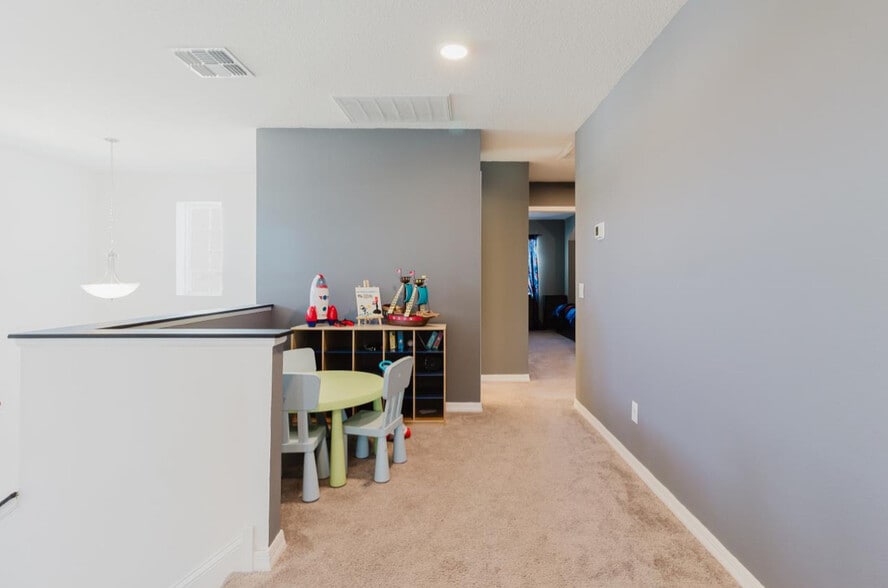 Building Photo - 3047 Adams Cross Dr