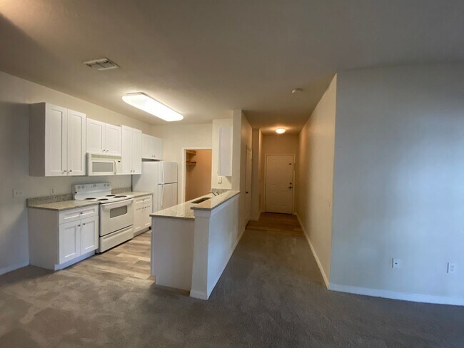 Building Photo - Ground Floor - 2 Bedrooms, 2 Bathrooms