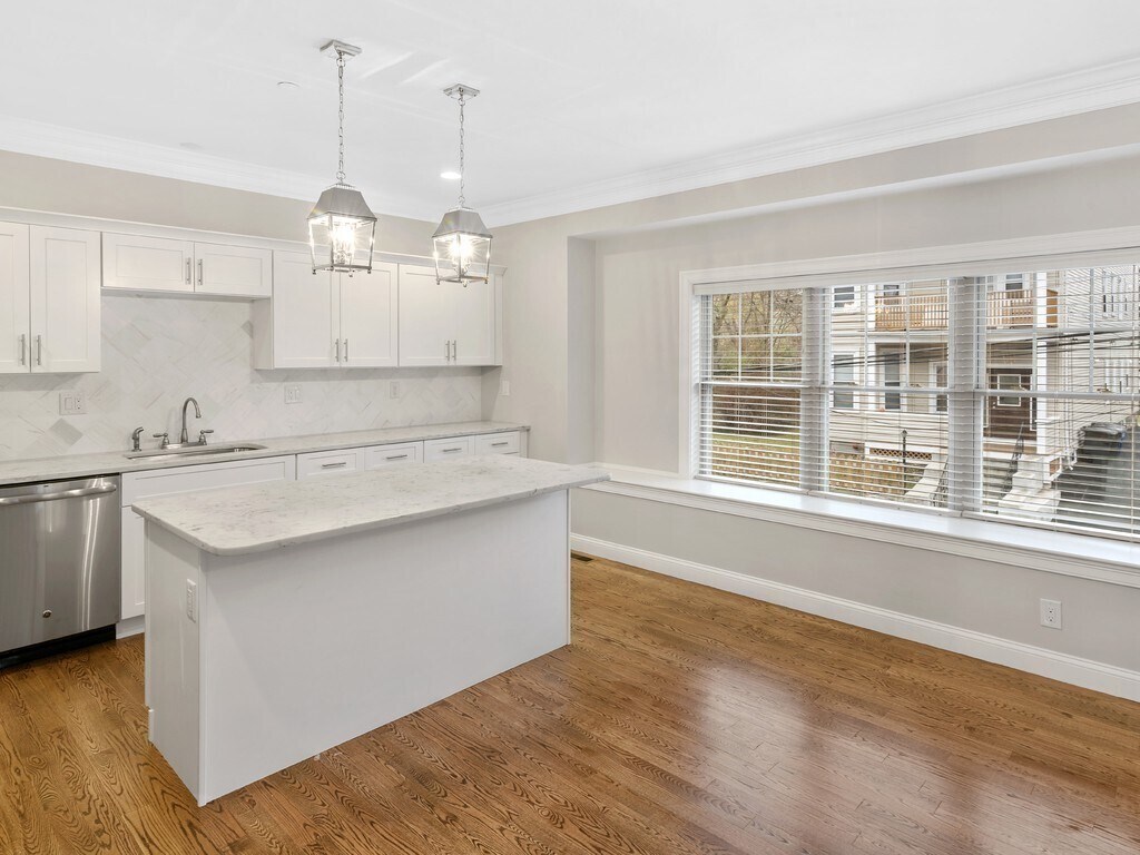 Building Photo - 38 Millmont St