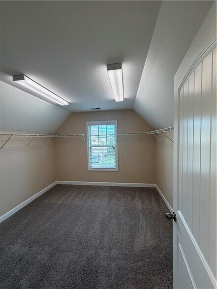 Building Photo - 4525 Highfield Dr