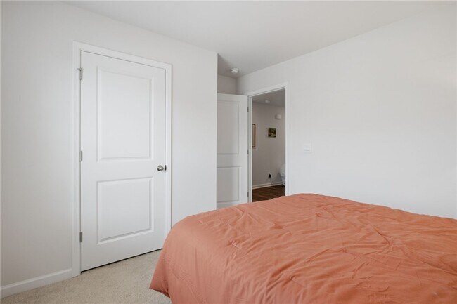 Building Photo - 216 Boxbury Wy