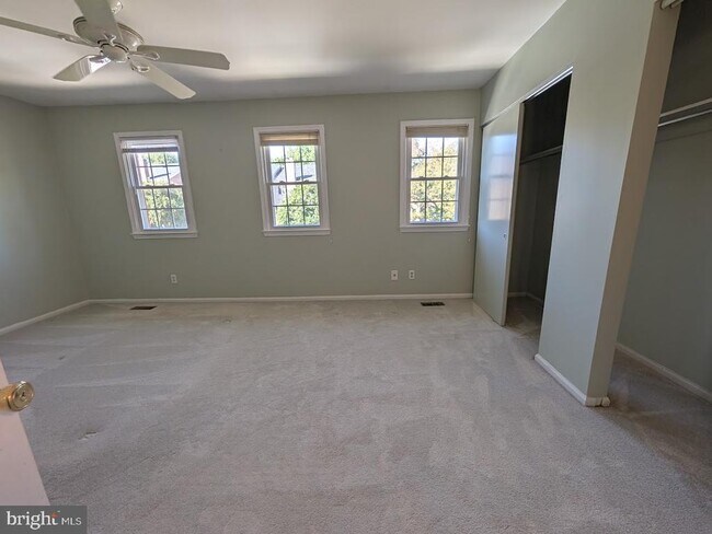 Building Photo - 8241 Clifton Farm Ct
