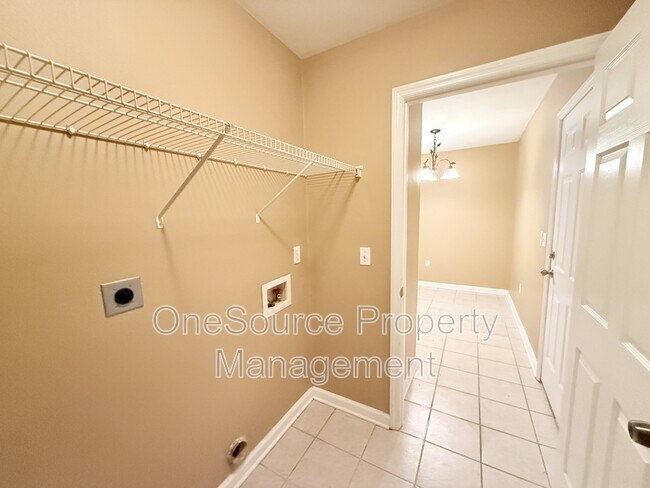 Building Photo - 111 N Charles Willis Dr