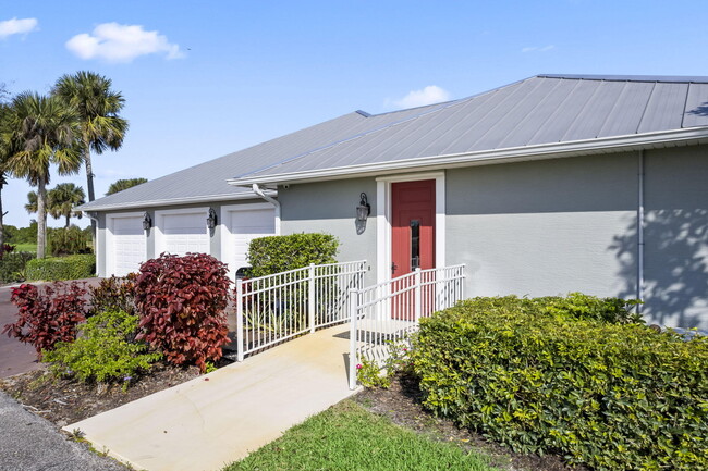 Building Photo - 8135 White Fences Ln