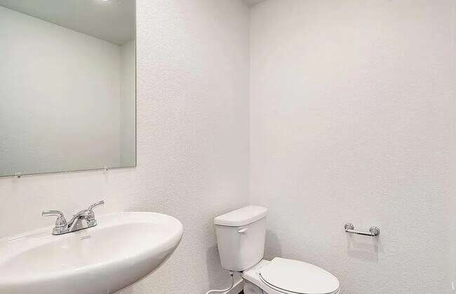 Building Photo - 6770 Raritan Dr