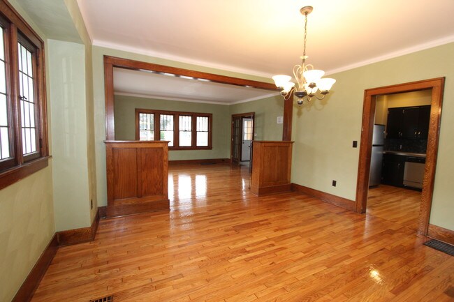 Building Photo - 1147 Hovey St SW