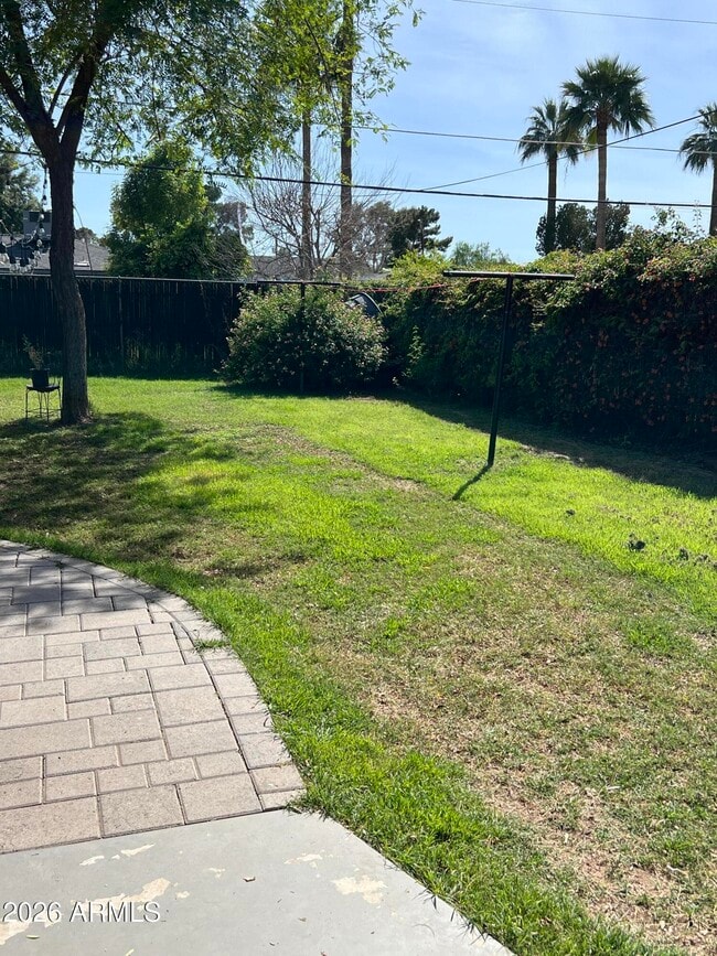 Building Photo - 4121 E Edgemont Ave