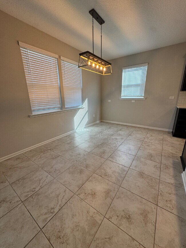 Building Photo - Shearwater, 4 bedroom 3.5 bath home for rent.