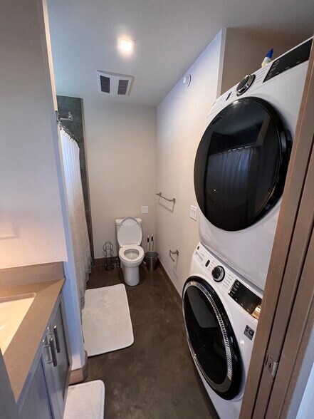 Building Photo - 486 Red River Loop