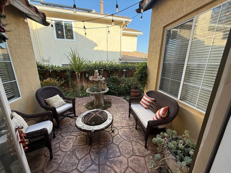 Building Photo - 2525 Saddlehorn Dr