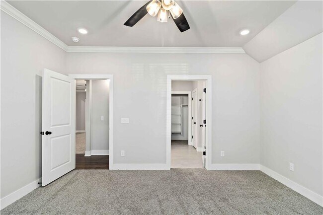 Building Photo - 9 E Loveland Loop