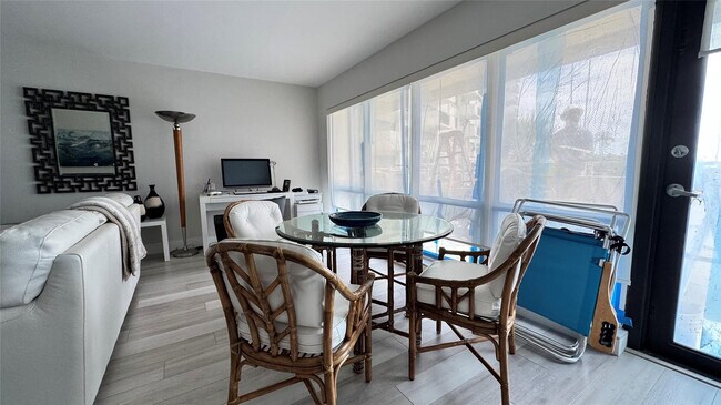 Building Photo - 5100 N Ocean Blvd