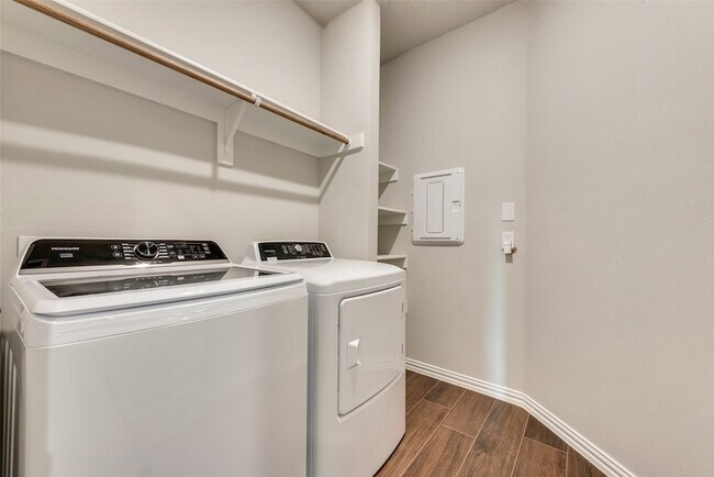 Building Photo - 235 Cranz Farm Dr