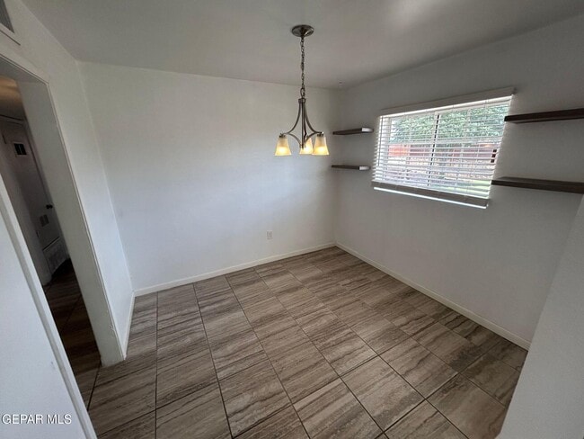 Building Photo - 960 Burgess Dr