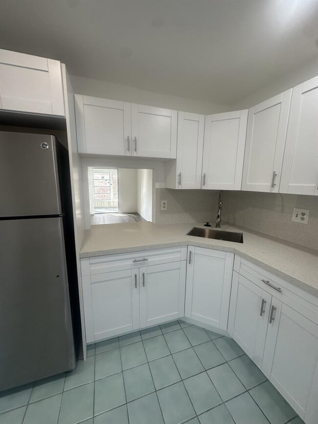 Building Photo - 5860 NW 64th Ave