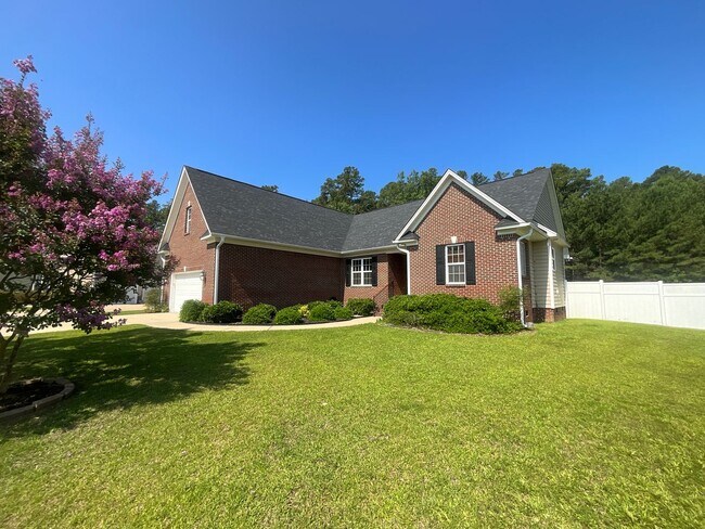 Building Photo - 404 Windover Dr