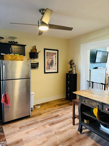 Eat-in Kitchen - 173 36th St