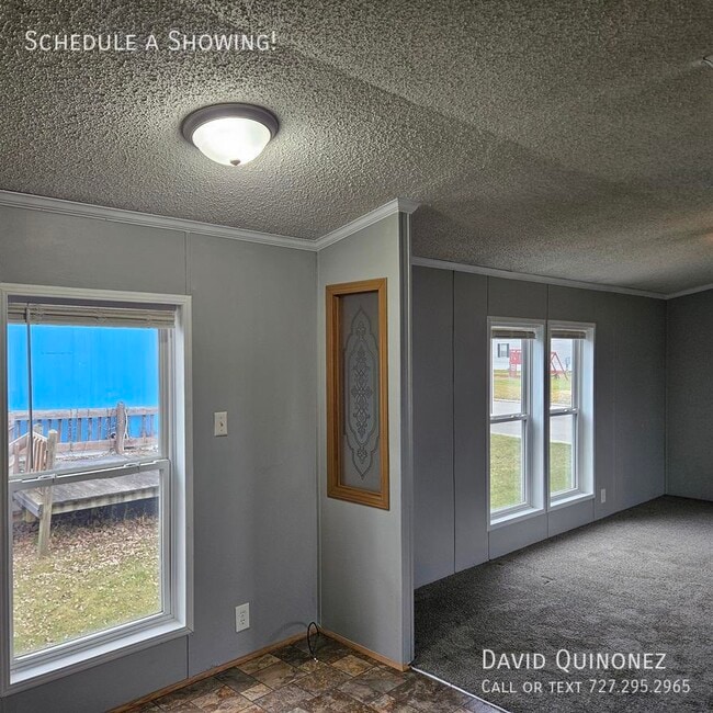 Building Photo - 2737 W Washington Center Rd