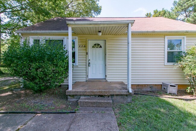 Building Photo - 430 Kelly Ln