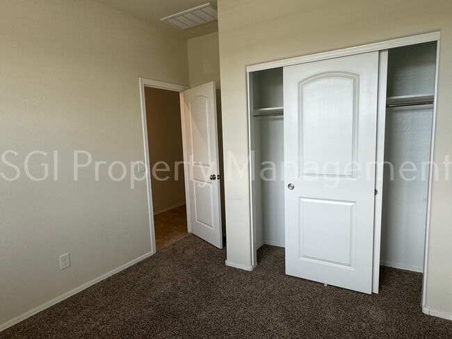 Building Photo - 1645 N Westfall Trail