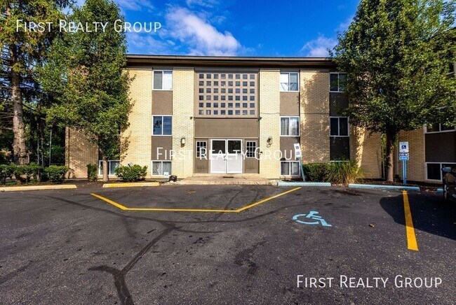 Building Photo - 5610 N Main St