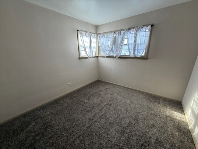 Building Photo - 3711 Charlotte St