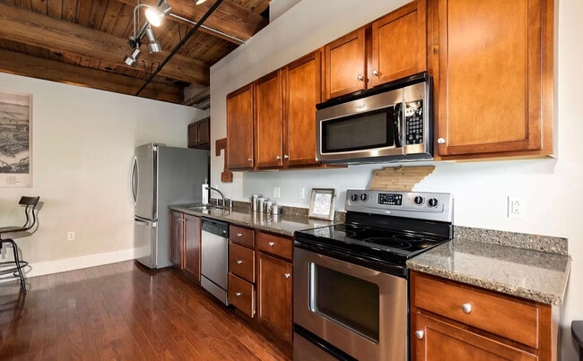 Building Photo - 1060 Worlds Fair Park Dr