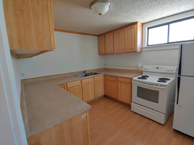 Primary Photo - 113 N Bent St