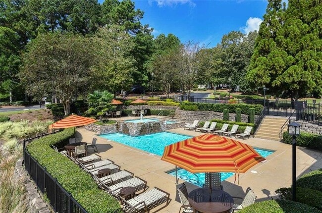 Building Photo - 670 Thornton Rd