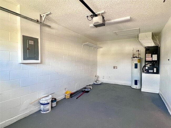 Building Photo - 191 Dahlia Village Cir