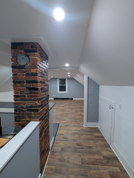 Building Photo - 9 Northfield St