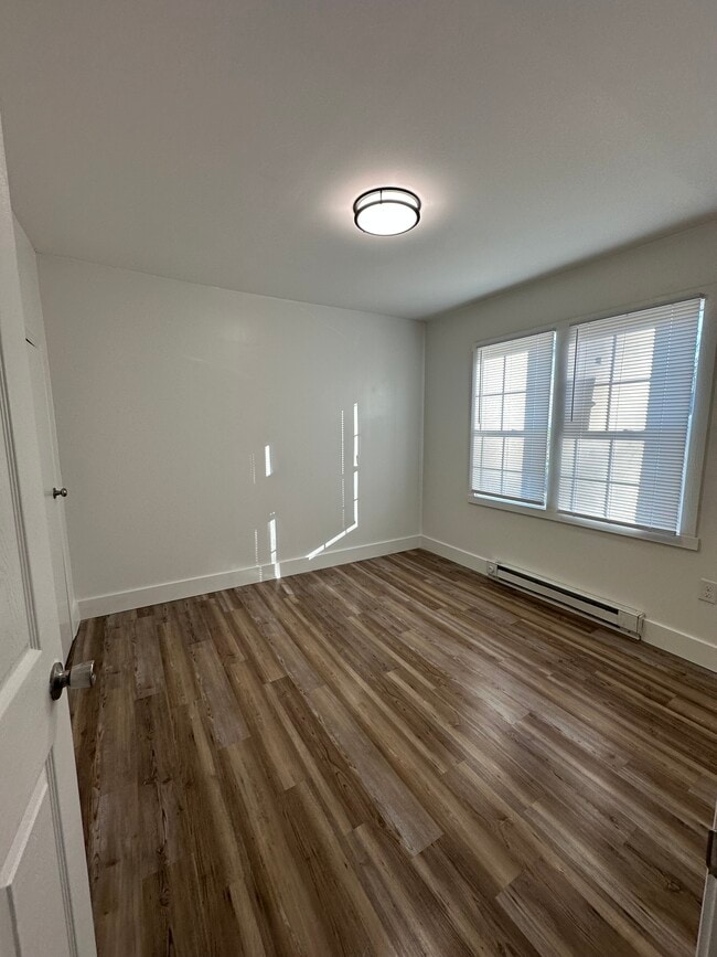 Building Photo - 221 Adamsville Ct